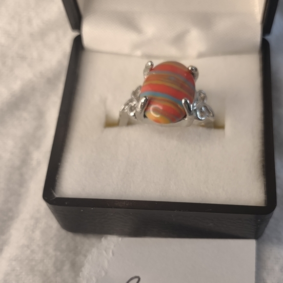 New women's size 5 1/4 ring - Picture 4 of 4
